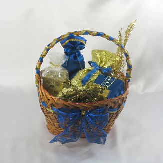 Корзина с подарками