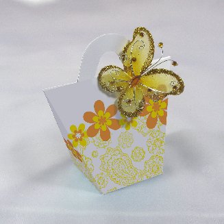Женская сумочка с конфетами