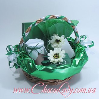 Зеленая лужайка